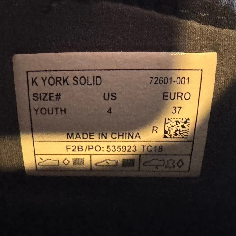 Bogs Kids K York Solid Black Waterproof Insulated Snow Rain Boots Youth 4 72601
